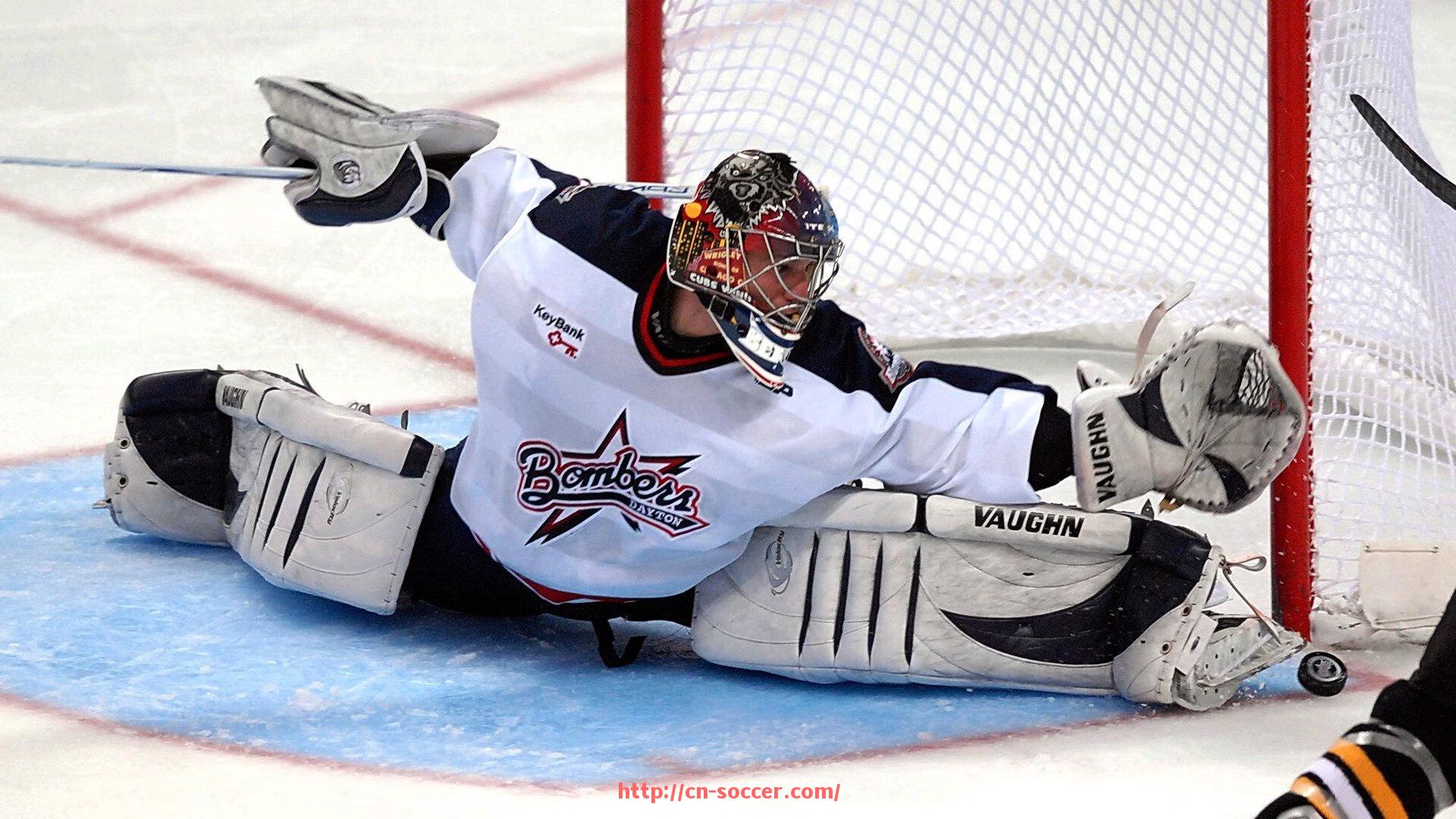 足球直播-伸腰展背健身器材的作用及科学锻炼方法